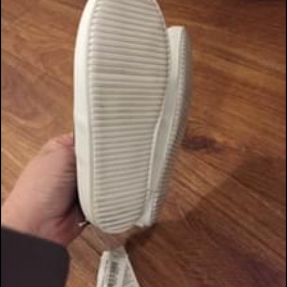 Old navy canvas slip on sneakers new size 9 - Picture 5 of 5